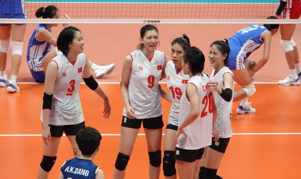 tuyển bóng chuyền nữ Việt Nam tự tin hướng tới kết quả cao tại AVC Challenge Cup 2024