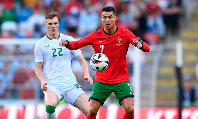 Cristiano Ronaldo Lập Kỷ Lục Đặc Biệt Trong Trận Giao Hữu Với CH Ireland